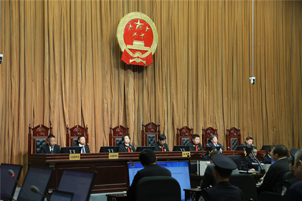 0401法官开庭.jpg